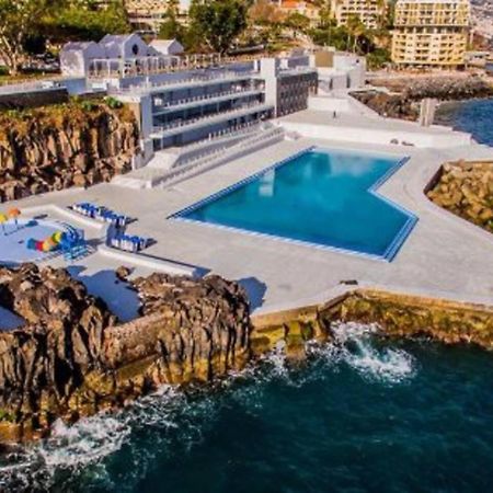 Comfortable 2-Bedroom Apartment For Relaxing Stays Funchal  Exteriör bild