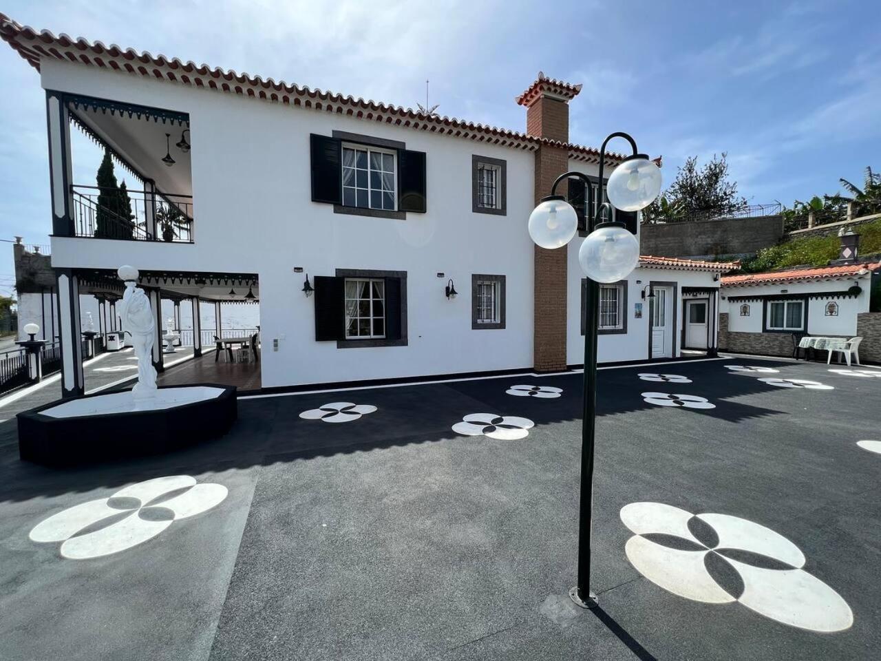Comfortable 2-Bedroom Apartment For Relaxing Stays Funchal  Exteriör bild