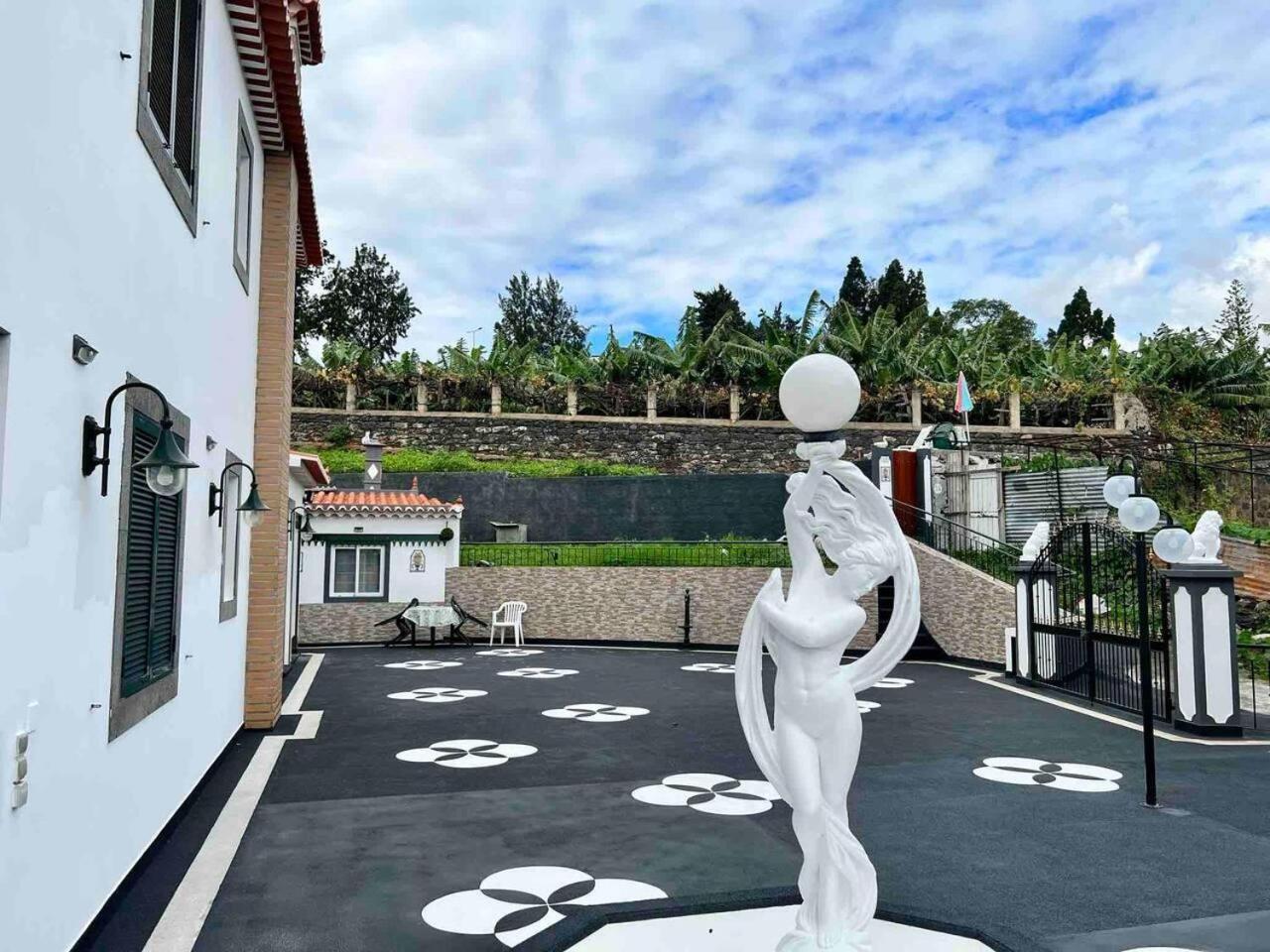 Comfortable 2-Bedroom Apartment For Relaxing Stays Funchal  Exteriör bild