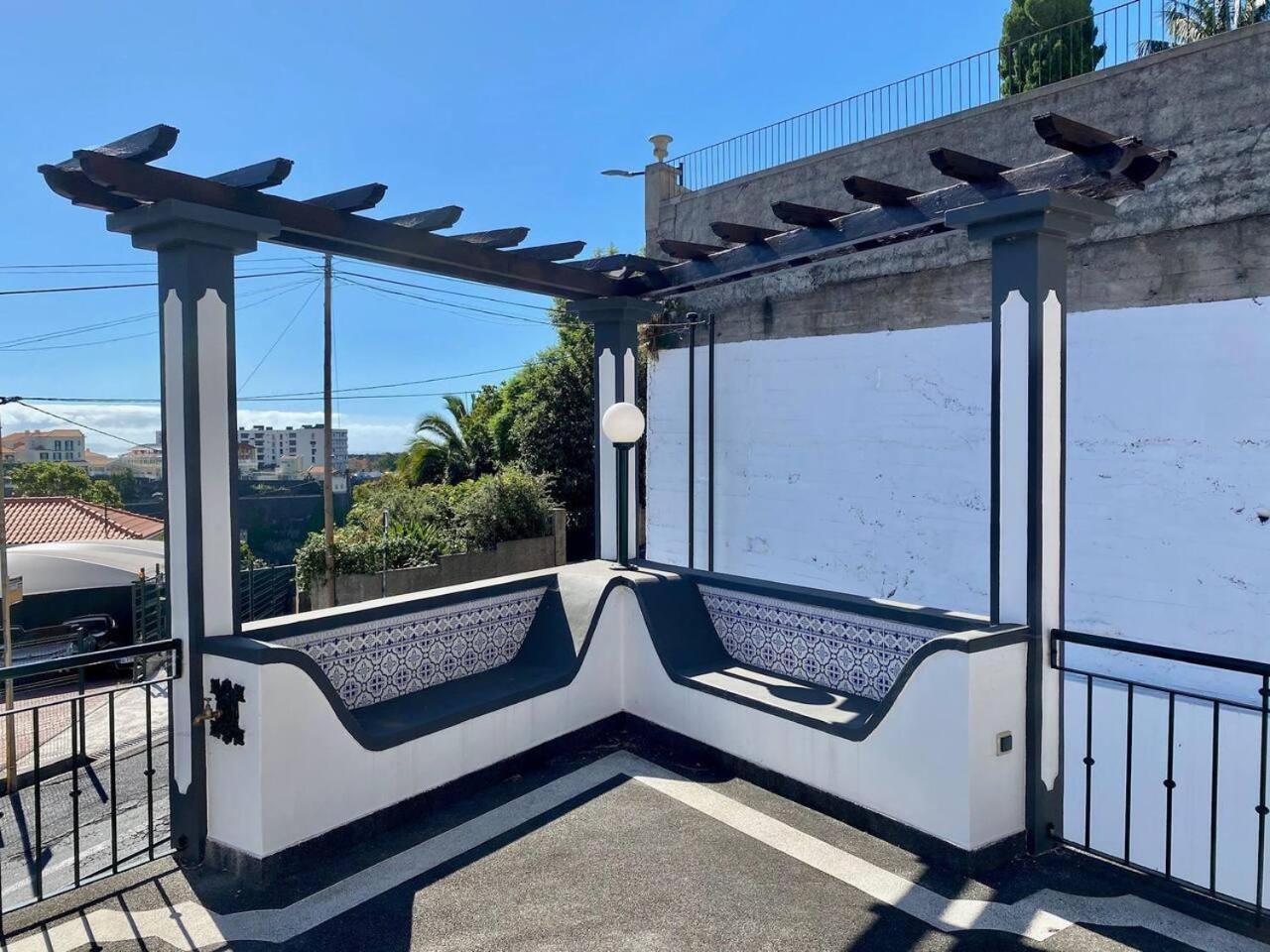 Comfortable 2-Bedroom Apartment For Relaxing Stays Funchal  Exteriör bild